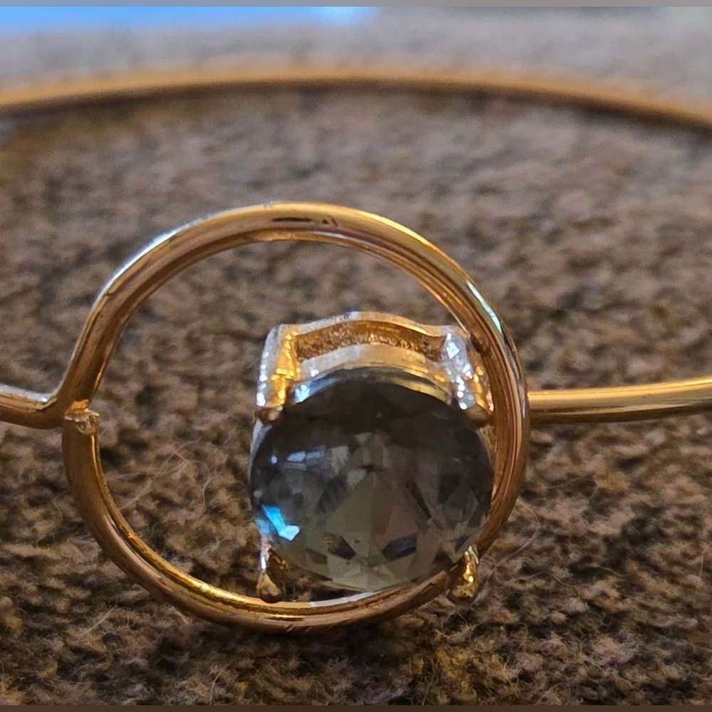 Rose Gold Bangle Bracelet with Round Gray Gemstone - Picture 5 of 6